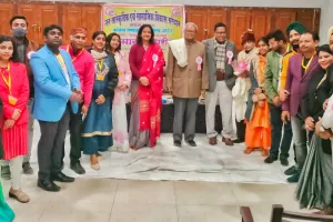 बहराइच: कविता लेखन के प्रतिभागियों का हुआ सम्मान, स्वर सामग्री लता मंगेशकर और बिरजू महाराज को दी गई श्रद्धांजलि