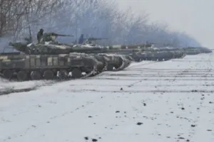 यूक्रेन: गोलीबारी की चपेट में आए सैन्य अधिकारी, दो गोले सीमा पार गिरे