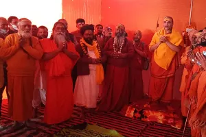 प्रयागराज: संगम नगरी में संतो के मार्गदर्शक मंडल की बैठक हुई शुरू