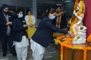 बरेली: हे ज्ञान वाहिनी मां, मुझे वर दे …