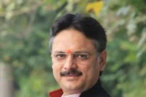 UP Election 2022:  ईडी छोड़ राजनीति में शामिल हुए राजेश्वर सिंह आज थामेंगे BJP का दामन…