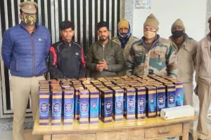 बरेली: चुनाव में खपाने को आयी शराब पकड़ी