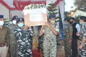 शहीद जवान को साथी जवानों ने अर्पित की श्रद्धांजलि