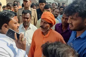 अमरोहा : हसनपुर में दीवार गिरने से किसान की मौत, मृतक के परिजनों से मिल विधायक ने दी सांत्वना