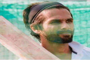 शाहिद कपूर ने बढ़ाई अपनी फीस, अपकमिंग फिल्म  के लिए चार्ज किया कबीर सिंह से दोगुना पैसा