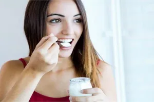 Health Benefits of Curd: दही खाने से सेहत के साथ बढाएं त्वचा की रंगत, गर्मियों में होगें यह लाभ