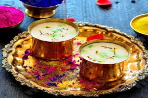 Holi Special Thandai: ठंडाई के साथ मनाएं होली का त्योहार, स्वाद के साथ सेहत का भी ऐसे रखें ख्याल