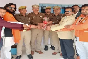 मुरादाबाद: शिक्षक की जान बचाने वाले पुलिसकर्मी का सम्मान