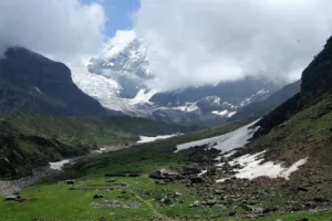 रोमांचकारी है पिंडारी ग्लेशियर की यात्रा, यहां बरबस ही खींचे आते हैं सैलानी