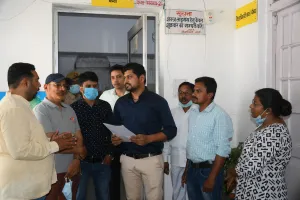 बरेली: पेड़ काटने के बजाय उस पर रेडियम पेंट कराएं