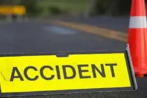 बाराबंकी: अज्ञात वाहन से टकरा कर दो युवक घायल, हालत गंभीर