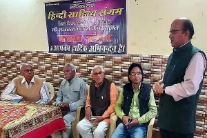 मुरादाबाद : अतीत कितना भी सुंदर हो, वर्तमान नहीं बन सकता….गजल सुनाकर लूटी वाहवाही