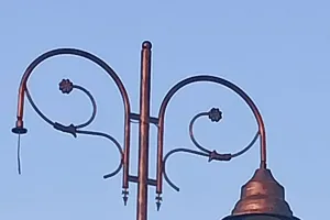 बरेली: 2.79 करोड़ की फैंसी लाइटों का झोल, 45 पोल की 90 लाइटों की बत्ती गोल