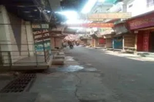 अयोध्या: सड़कों पर पसरा रहा सन्नाटा, नतीजे जानने के लिए टीवी से चिपके रहे लोग