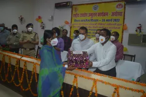 अयोध्या: 1885 क्षय रोगी लिये गये गोद, पोषण आहार का हुआ वितरण