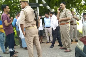 बरेली: रेलवे क्रासिंग के पास बड़ा हादसा, ट्रेन की चपेट में आने से कटे कई पशु