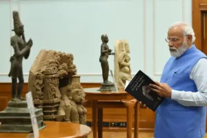 ऑस्ट्रेलिया ने 29 पुरावशेष भारत को लौटाये, प्रधानमंत्री नरेंद्र मोदी ने किया निरीक्षण