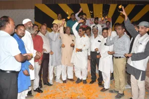 बरेली: महानगर कांग्रेस ने किया होली मिलन समारोह का आयोजन