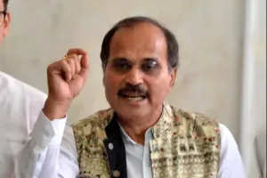 बीरभूम हिंसा: अधीर रंजन को घटनास्थल पर जाने से रोका तो धरने पर बैठे कांग्रेस सांसद