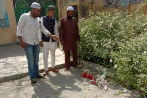  बरेली: शहीद-ए- वतन की मजार के समीप गंदगी व शराब की बोतल देख भड़के