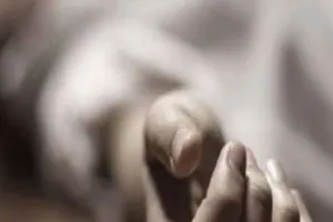 सीतापुर: चुनावी रंजिश के चलते दो पक्षों में चलीं लाठियां, घायल बुजुर्ग महिला की इलाज के दौरान मौत