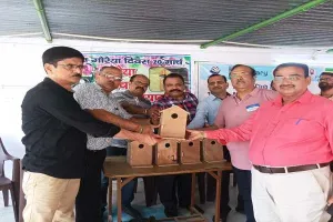 छोटे पेड़ों को काटे जाने से गौरैया के प्रजनन में आ रही कमी: लखमानी