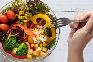 Lifestyle Tips: हड्डियों को मजबूत बनाने में मददगार हैं यह 9 चीजें, नहीं होंगी बुढ़ापे में दिक्कतें