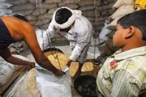 बहराइच: कार्डधारकों को मार्च माह में दूसरी बार नहीं मिला खाद्यान्न,  जिला मुख्यालय नहीं पहुंची ऑयल की खेप