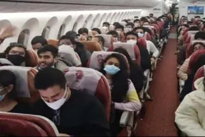 यूक्रेन से मथुरा लौटे छात्रों से तहसीलदार ने की मुलाकात, लिया हालचाल