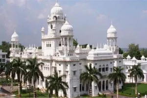 लखनऊ: केजीएमयू के अमृत फर्मेसी में नहीं मिल रहीं लिवर की दवाएं, यहां-वहां भटक रहे मरीज