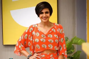 मंदिरा बेदी ने किया खुलासा,  बताया- इंटरव्यू लेते समय मुझे घूरकर देखते थे क्रिकेटर्स