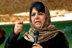 हिजाब प्रतिबंध: कर्नाटक उच्च न्यायालय का फैसला अत्यंत निराशाजनक- महबूबा मुफ्ती