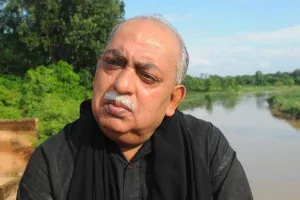 लखनऊ: बुरी शिकस्त की ओर बढ़ रहीं मुनव्वर राना की बेटी उरूसा, ‘नोटा’ से भी कम वोट मिलने की उम्मीद