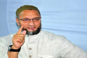 हिजाब विवाद पर हाईकोर्ट के फैसले पर ओवैसी का बड़ा बयान, कहा- मैं हाईकोर्ट के इस फैसले से असहमत हूं