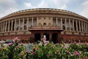 ईंधन की कीमतों में वृद्धि को लेकर राज्यसभा में विपक्ष का हंगामा, विपक्षी दलों के सदस्यों ने की नारेबाजी