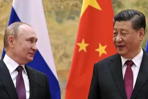 Russia-Ukraine War: अमेरिकी अधिकारी का दावा, यूक्रेन से युद्ध में रूस ने चीन से मांगी सैन्य और आर्थिक मदद