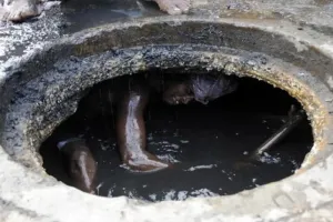 रायबरेली: सीवर टैंक में दम घुटने से मरने वालों के परिजनों को दस लाख की आर्थिक सहायता