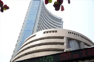 शुरुआती कारोबार में सेंसेक्स करीब 850 अंक चढ़ा, निफ्टी 17,000 के पार