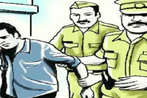 बरेली: किला पुलिस ने पकड़े एक गैंग के आठ शातिर अपराधी, सफर करने वाले यात्रियों को बनाते थे अपना शिकार