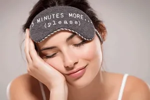 सोने से पहले स्किन केयर करना है बहुत जरूरी, रखें इन चीजों का ख्याल