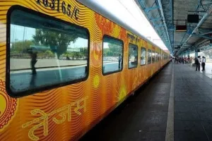 कानपुर: सांड ने लगाया तेजस एक्सप्रेस की रफ्तार में फुल स्टॉप, यात्रियों में मची अफरा-तफरी