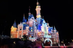 COVID-19 : डिज्नी ने शंघाई में अपना थीम पार्क किया बंद