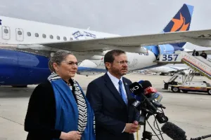 संबंधों को सामान्य बनाने इजराइल के राष्ट्रपति पहुंचे तुर्की