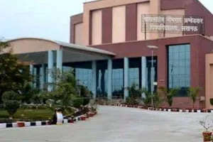 लखनऊ: बीबीएयू के कुलपति ने शिक्षकों की योग्यता पर उठाए सवाल, जानें क्या कहा?