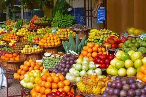 अयोध्या: नवरात्र व रोजा में महंगाई की मार, आसमान छू रहे फलाहार के दाम, आमजन परेशान