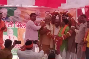 बाराबंकी: होली मिलन समारोह में उठा हैदरगढ़ में ट्रेनों के ठहराव न होने का मुद्दा, सांसद ने दिया यह आश्वासन