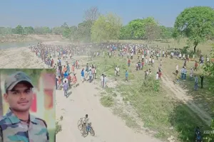 गोरखपुर: सेना के जवान धनंजय की अंतिम यात्रा में उमड़ा जनसैलाब, ड्यूटी के दौरान हुई थी मौत