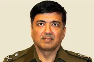 लखनऊ: डीजीपी ने शपथ ग्रहण समारोह स्थल का किया निरीक्षण, अधिकारियों को दिए यह अहम निर्देश