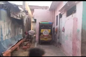 अयोध्या: मकान बेचने के लिए कर रहे थे टॉर्चर, केस हुआ दर्ज