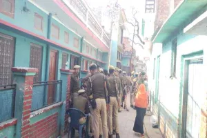 बहराइच: पूर्व नगर पालिका अध्यक्ष के निवास पर पड़ा Income Tax का छापा, एक प्लाटून पीएससी की मौजूदगी में चल रही छापेमारी